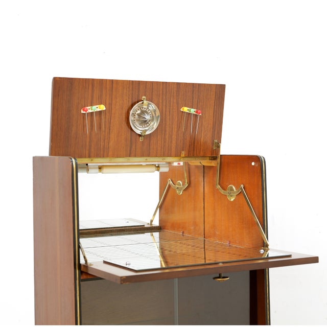 C10 - Vintage 1960s English Liquor Cabinet For Sale In Los Angeles - Image 6 of 11