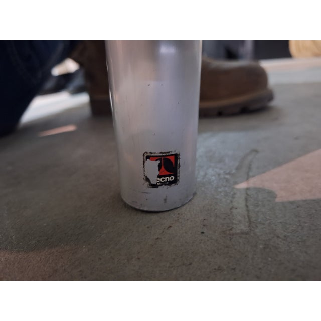 1960s Model AT16 Floor-to-Ceiling Coat Hanger in Red Leather by Osvaldo Borsani for Tecno, 1960s For Sale - Image 5 of 11