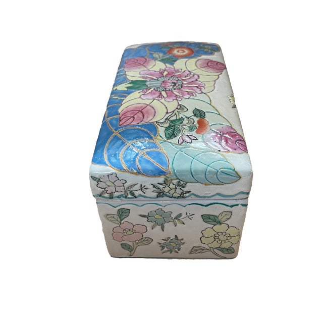 Cornflower Blue Mid 20th Century “Tobacco Leaf” Ceramic Box For Sale - Image 8 of 9