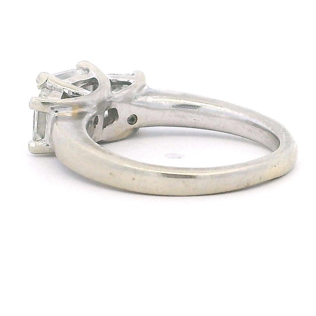 Vintage 14k White Gold 1.75 Ct Princess Cut Diamond Three-Stone Ring, Size 4.75 For Sale - Image 4 of 12