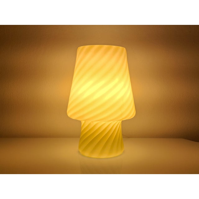 Mushroom Lamp in Murano Glass with Swirl Processing from Manifattura Di Murano, 1970s For Sale - Image 4 of 9