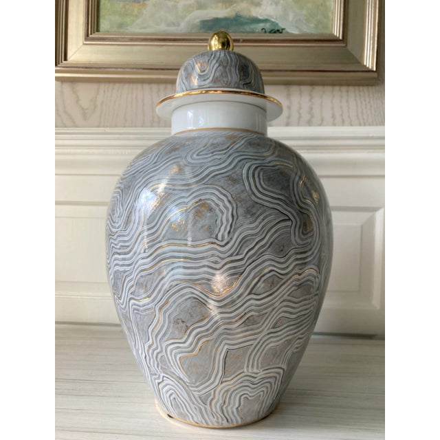 Contemporary Chelsea House Marbled Gray Porcelain Lidded Urn With Gold Highlights, 2010s For Sale - Image 3 of 12