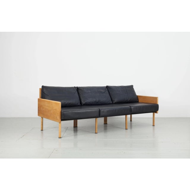 This set of two "ateljee" three-seater sofas and two "ateljee" armchairs was designed in finland in the 1960s by yrjö...