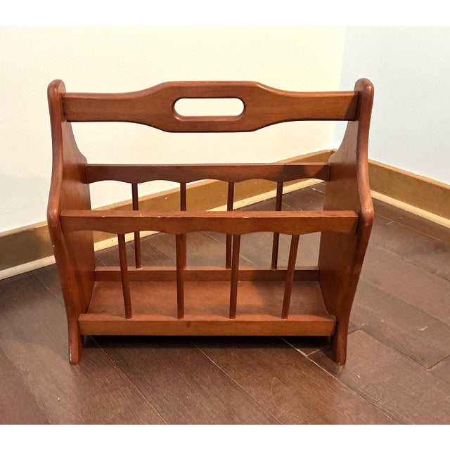 Mid 20th Century Vintage Wooden Magazine Rack With Carry Handle MCM For Sale - Image 5 of 9