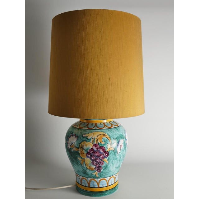 Deruta Porcelain Table Lamp with Hand-Painted Grape Decoration, Italy, 1960s For Sale - Image 6 of 17