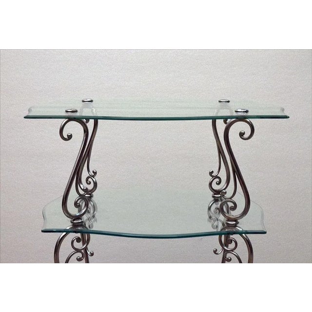 1950s Mid-Century 2-Tier Coffee Table in Chromed Brass and Crystal For Sale - Image 5 of 12