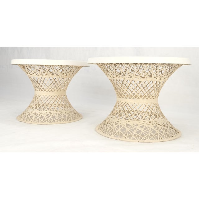 Late 20th Century Pair Spun Fiberglass 24" Round Stone Textured Tops End Side Tables Woodard MINT For Sale - Image 5 of 14