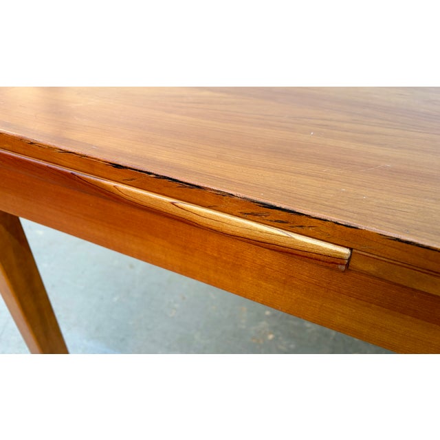Large Mid-Century Draw-Leaf Dining Table by Mobler of Denmark For Sale - Image 17 of 18