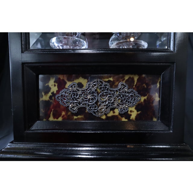 Wood Late 19th Century English Faux Tortoiseshell and Silver-Mounted Tantalus With Four Large Decanters For Sale - Image 7 of 18