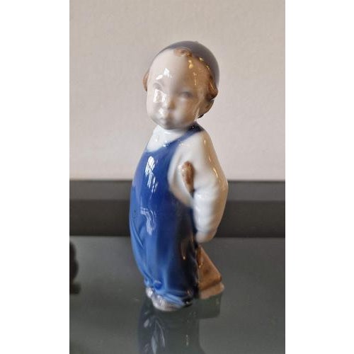 Royal Copenhagen tea service for 6 people.25 pieces.Porcelain.Denmark.In perfect condition.Cake dish size: height 15cm;...