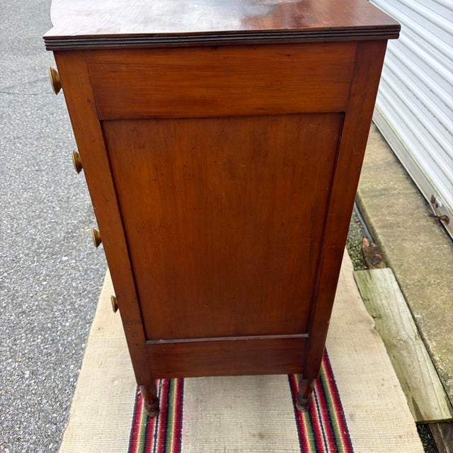 Early 19th Century 1820s Pennsylvania Figured Cherry Bowfront Chest of Drawers - Lancaster / Philadelphia For Sale - Image 5 of 18