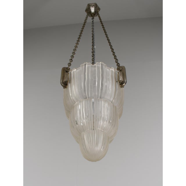 Metal Marius Sabino French Art Deco Waterfall Pendant Light - 1930s in Frosted Glass & Nickeled Bronze For Sale - Image 7 of 18