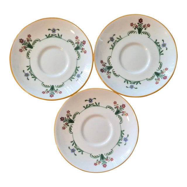 1970s Wedgwood Charleston Bone China Saucers - Set of 3 For Sale