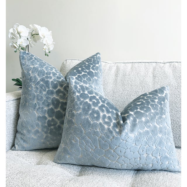 Modern Sky Blue Leopard 20x20 Velvet Throw Pillow With Feather Down Insert For Sale - Image 3 of 4