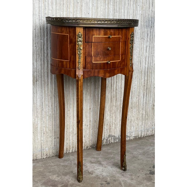 French 19th Century Bouillotte Louis XVI Style, Kidney Shaped Bronze and Walnut Table, A Pair For Sale - Image 3 of 18