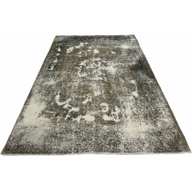 Vintage rug | Size: 288 x 195 cm | Hand-knotted | Material: Wool | Condition: Very good, refurbished | Modern design with...