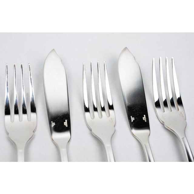 Silver-Plated Fish Service with Smooth Handles from Christofle, 1980s, Set of 24 For Sale - Image 10 of 18