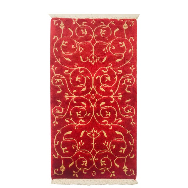 Hand knotted unused rugs in wool