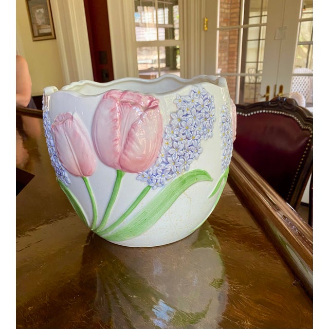 Vintage Tulip and Lilac Ceramic Cachepot By Mary Ann Baker For Sale In Oklahoma City - Image 6 of 9