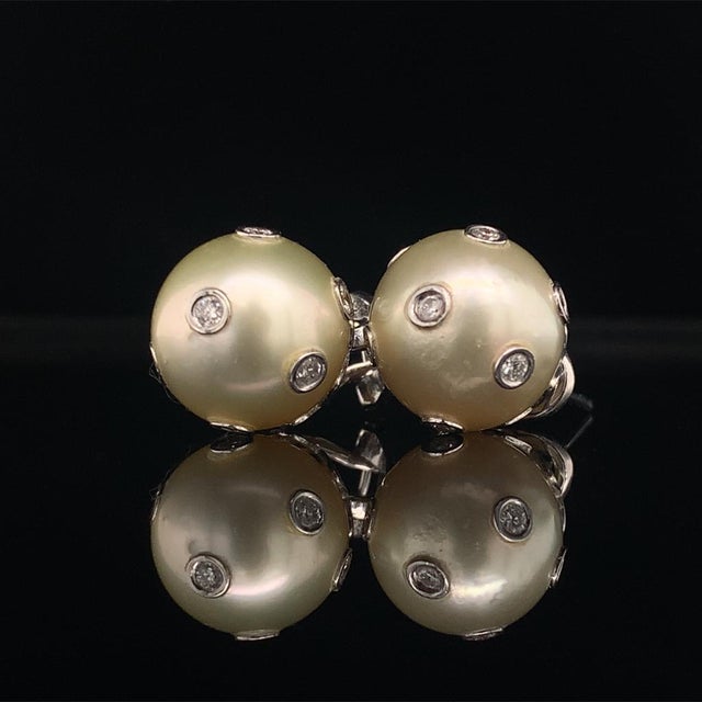 Traditional Diamond South Sea Pearl Earring 14 Karat Certified For Sale - Image 3 of 13