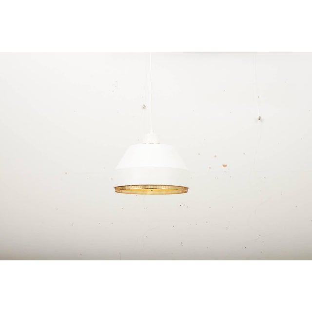 Ama 500 Pendant Lamp with White Lacquered Sheet Metal by Aino Aalto for Valaisinpaja Oy, 1941., in Good conditions....