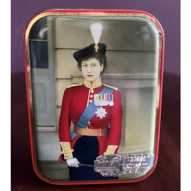 Beautiful Elizabeth II Commemorative Coronation Toffee Tin Box. The photo of Queen Elizabeth is wonderful, great vintage...