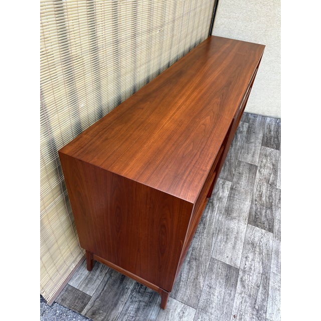 Newly Refinished Mid-Century Modern Sculptural 9-Drawers Dresser. Circa 1960s. For Sale - Image 17 of 18