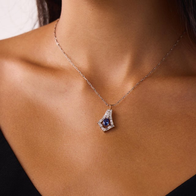 Mid 20th Century Vintage Tanzanite Diamond 18k White Gold Pendant Necklace For Sale - Image 5 of 6