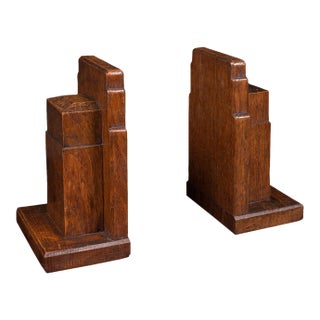 1930s Pair of Vintage English Oak Decorative Bookends For Sale