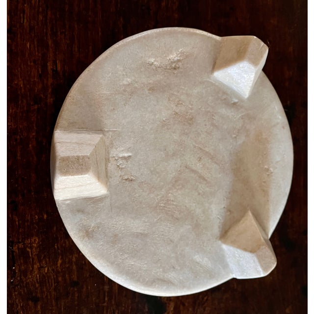 Late 20th Century Natural Unpolished White Marble Footed Plateau/Riser/Cheese Board For Sale - Image 9 of 13