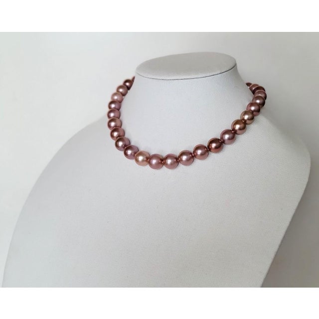 Metal Natural Freshwater Edison Dark Pink Pearl Necklace With 14k Gold Clasp For Sale - Image 7 of 15