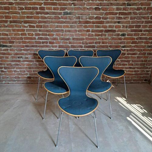 Set of Six "Sjuan" Chairs by Arne Jacobsen for Fritz Hansen – Iconic Design