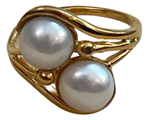 18 Karat Yellow Gold And Two Pearls Ring
