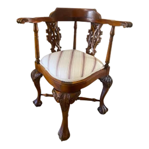 Late 20th Century Intricately Carved Mahogany Corner Chair