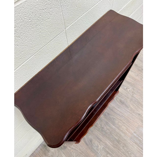Queen Anne Vintage Queen Anne Style Mahogany Bookshelf Bookcase For Sale - Image 3 of 10