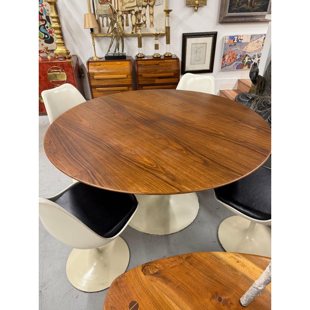 1950s Early Production Knoll Saarinen Walnut Tulip Table & 4 Chairs 575 Madison For Sale - Image 16 of 18