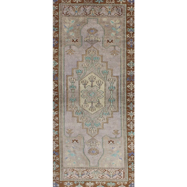 Mid 20th Century Vintage Oushak Rug in Light Lavender Background and Chocolate Brown Border For Sale - Image 4 of 8
