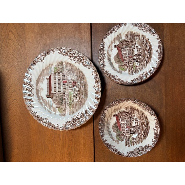 Johnson Brothers 1960s Johnson Brothers Georgian Heritage Hall Dinnerware Set - 12 Piece For Sale - Image 4 of 9