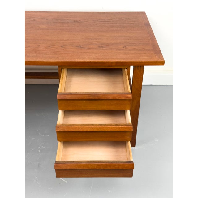 Brown Mid-Century Modern Teak Desk by Svend Åge Madsen for Sigurd Hansen, 1960s For Sale - Image 8 of 18