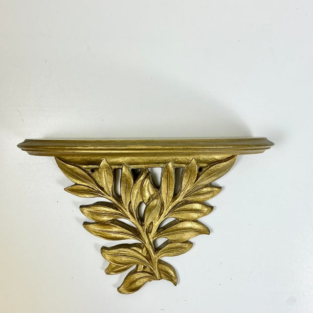 1970s Vintage Hollywood Regency Boho Chic Americana Syroco Wood Gilded Wall Bracket Shelf For Sale - Image 14 of 18