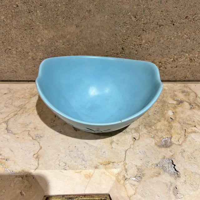 1965 Hand Painted Baby Blue Bowl Art Pottery Signed Bea Grant For Sale - Image 4 of 7