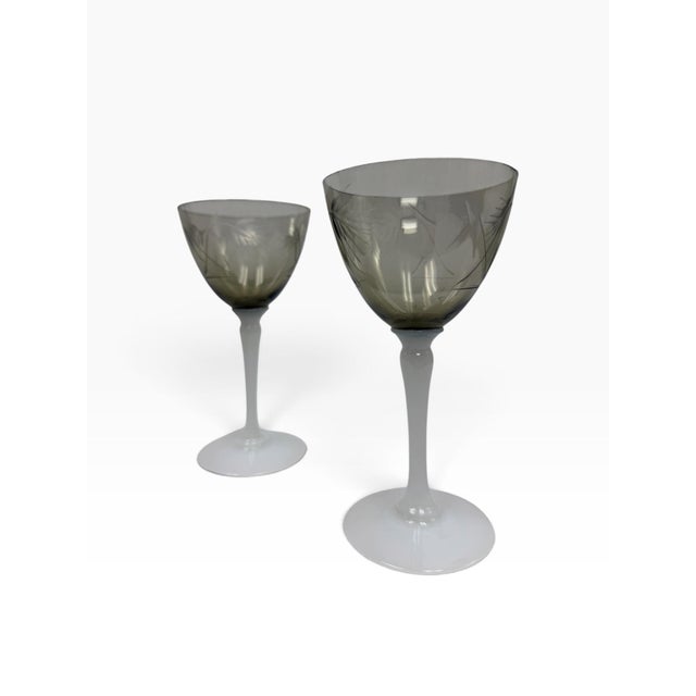 Vintage Mid-Century Etched Smoke Glass & White Opaline Stem Cocktail Pitcher Set - 5 Pieces For Sale In West Palm - Image 6 of 8