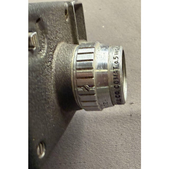 1930s Art Deco Bell & Howell Filmo 134-B 8mm Motion Picture Camera For Sale - Image 9 of 16