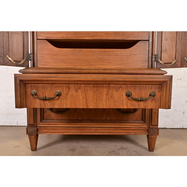 Brown Henredon Style French Regency Louis XVI Walnut Gentleman's Chest, Circa 1960s For Sale - Image 8 of 14