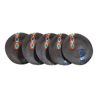 Vintage Japanese Modernist Set of 5 Inlaid Stoneware Plates by Nakamura Baizan (1907-1997) For Sale