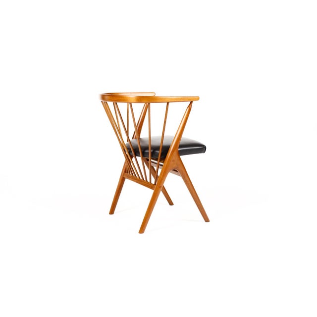 1960s 1960s Danish Modern Mid Century Teak No. 8 Captain’s Dining Chair — Helge Sibast Attributed — Black Leather For Sale - Image 5 of 9