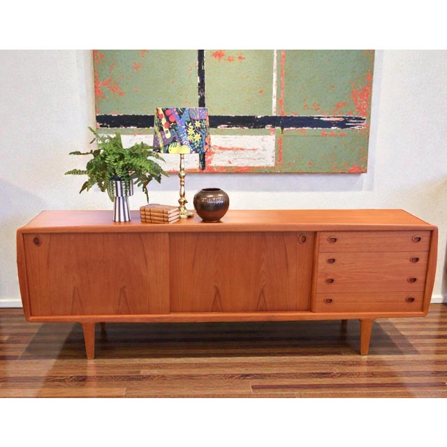 Long Sideboard in Teak with Drawers and Sliding Doors from H.P. Hansen, 1960s For Sale - Image 18 of 18