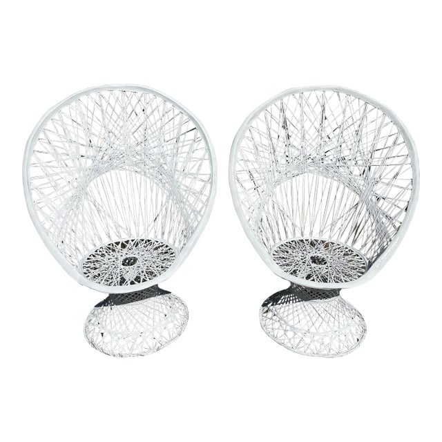 1970s Vintage Russel Woodward Spun Fiberglass Outdoor Peacock Chair For Sale