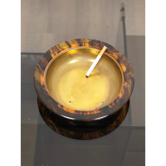 Tortoiseshell Acrylic & Brass Centerpiece Plate, 1960 For Sale - Image 4 of 9