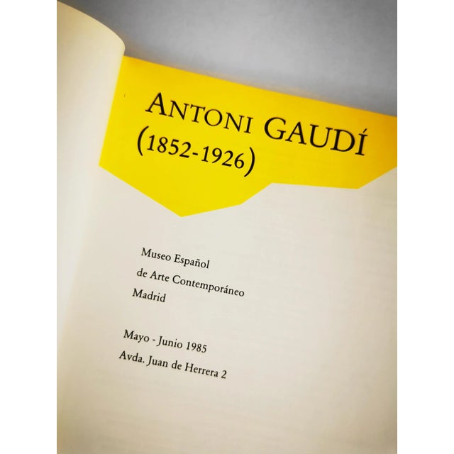 Antoni Gaudí 1985 Antoni Gaudi (1852 - 1926) Exhibition Invitation & Book Album Madrid Spain 1980s For Sale - Image 4 of 6